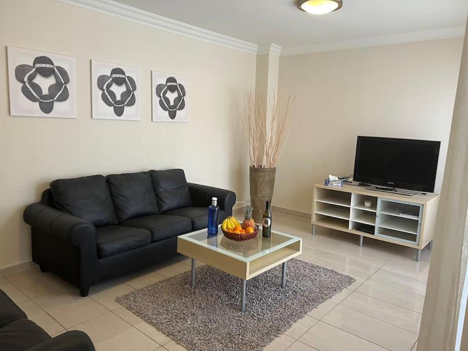 33 Pleasures Del Duque Apartment Адехе Екстериор снимка