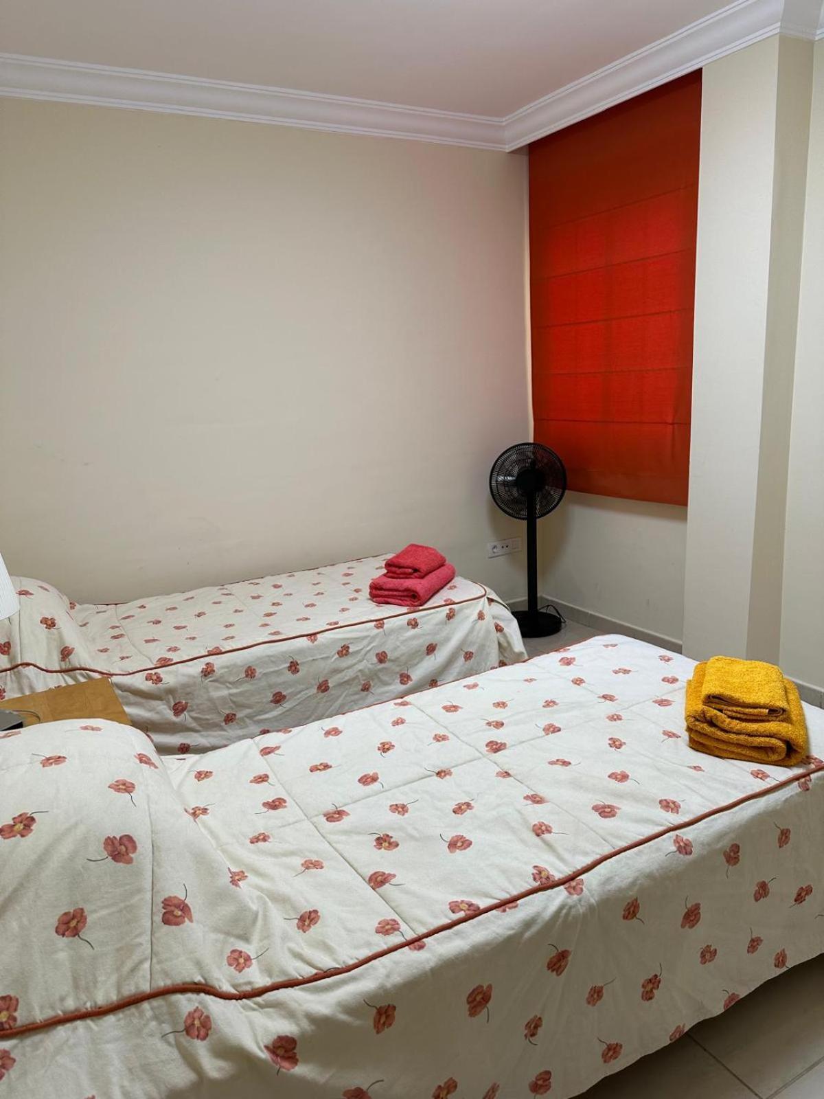33 Pleasures Del Duque Apartment Адехе Екстериор снимка
